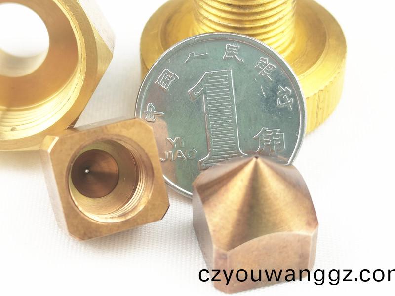 陶瓷吸嘴(zui)，鎢(wu)鋼(gang)吸(xi)嘴(zui)，定製(zhi)吸(xi)嘴(zui)，得(de)人(ren)精(jing)工定(ding)製(zhi)加(jia)工吸嘴(zui)，微(wei)孔(kong)吸(xi)嘴