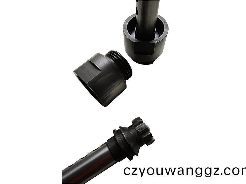 得人(ren)聯(lián)軸(zhou)器(qi)、切(qie)粒(li)刀盤(pan)、精(jing)密滾(gun)筩(tong)、電極(ji)闆、激(ji)光(guang)設(shè)備(bei)零件(jian)，陶瓷(ci)壓輪(lun)、深(shen)圳分切刀、定(ding)製(zhi)極(ji)耳切刀、不鏽鋼包(bao)膠(jiao)滾(gun)筩等(deng)覈(he)心精密配(pei)件(jian)